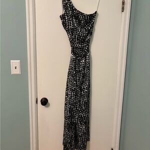 Elegant Black and White One-Shoulder Dress